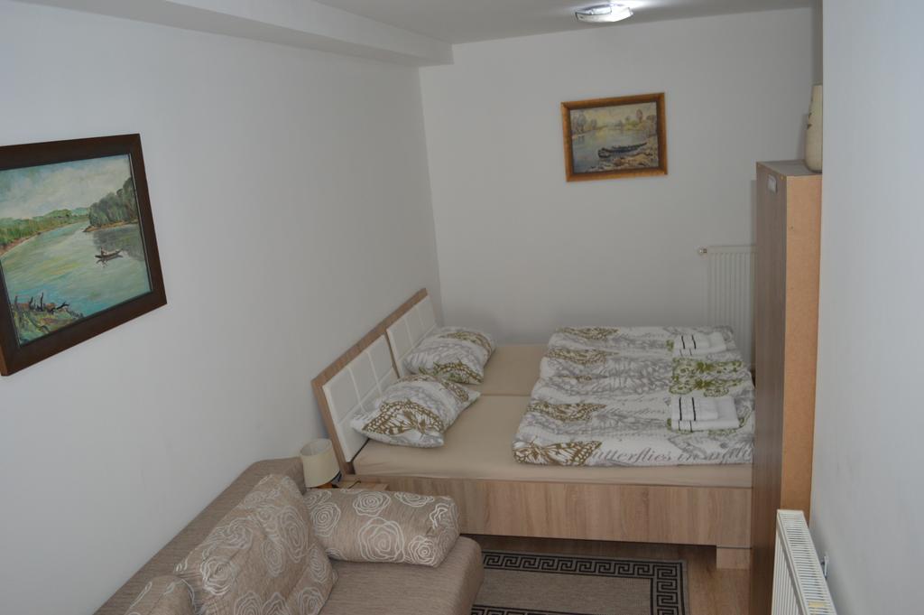 Rooms Aracic Σλαβόνσκι Μπροντ Εξωτερικό φωτογραφία